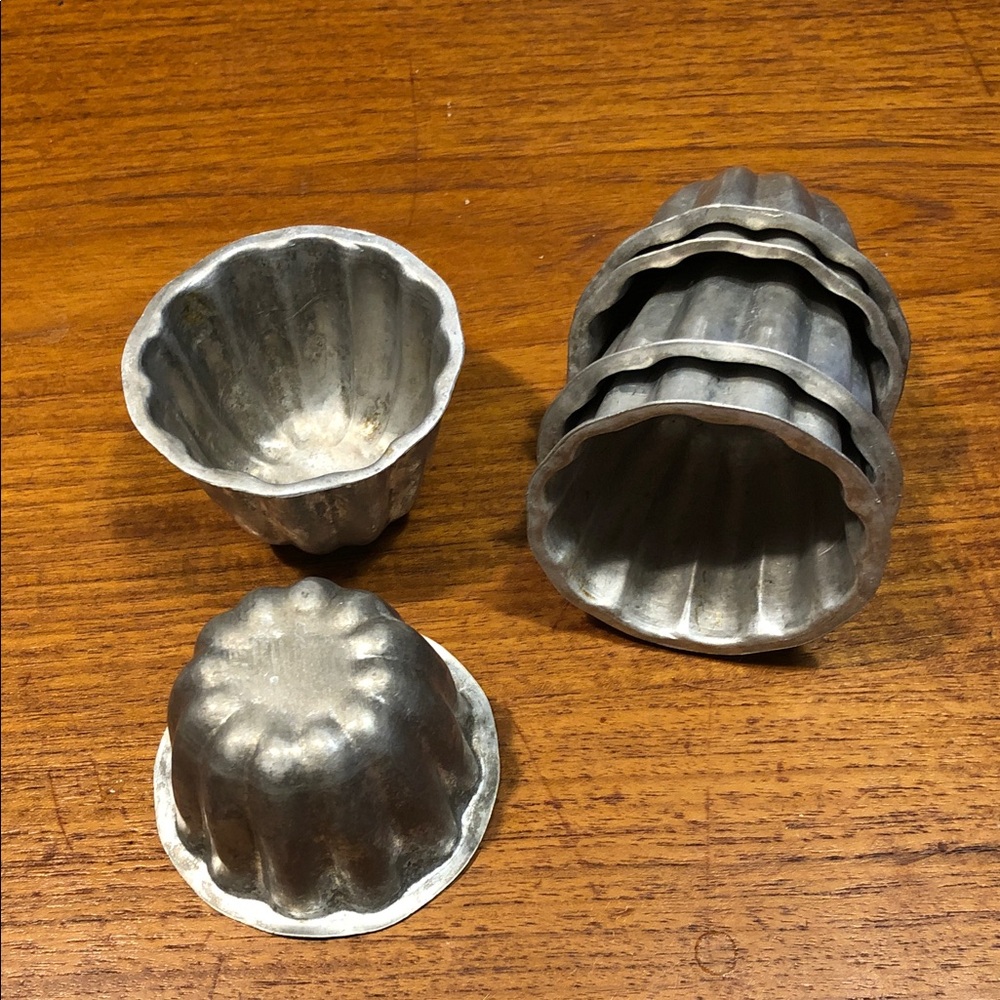 Vintage Metal Fluted Baking Molds - Set of 6 (Silver)